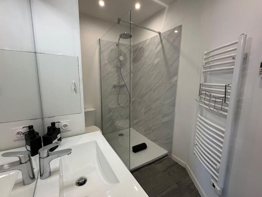 Villa Constance 3 Antibes - Spacieux Logement En Dernier Etage Bagian luar foto