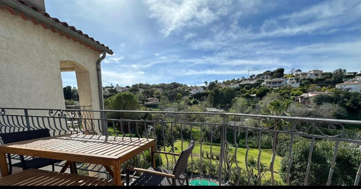 Villa Constance 3 Antibes - Spacieux Logement En Dernier Etage Bagian luar foto